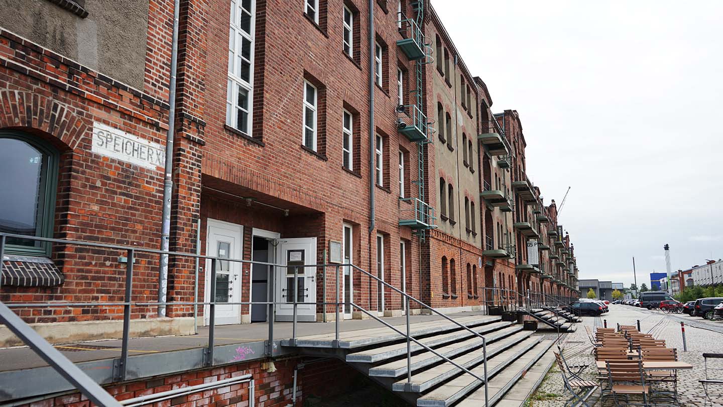 Außenansicht der Hochschule für Künst Bremen im Speicher XI.